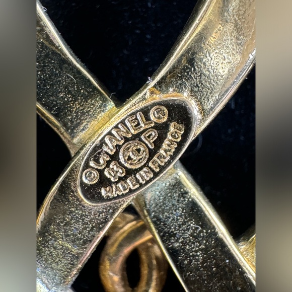 100% Authentic CHANEL Vintage Pearl Necklace - Picture 4 of 6